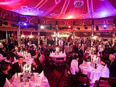 Zeltmaße Bar jeder Vernunft