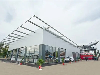 Veranstaltungshalle "Hangar 10"